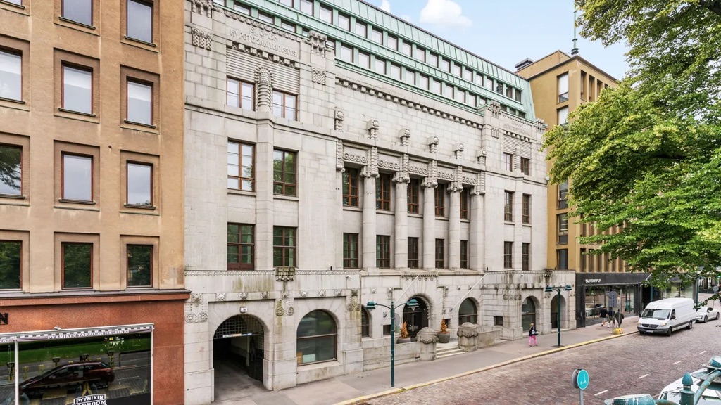 Pankkitalo Helsingin ydinkeskustassa.